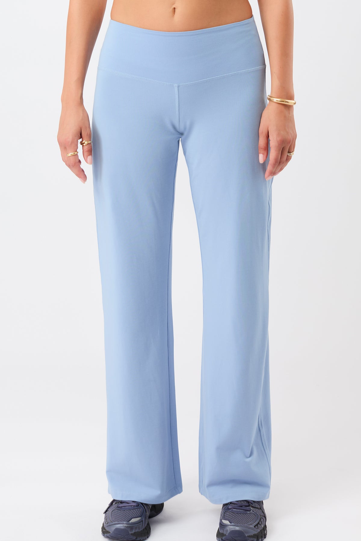 Image of MANDALA dames vegan Broek Met Wijde Pijpen In Ozonblauw