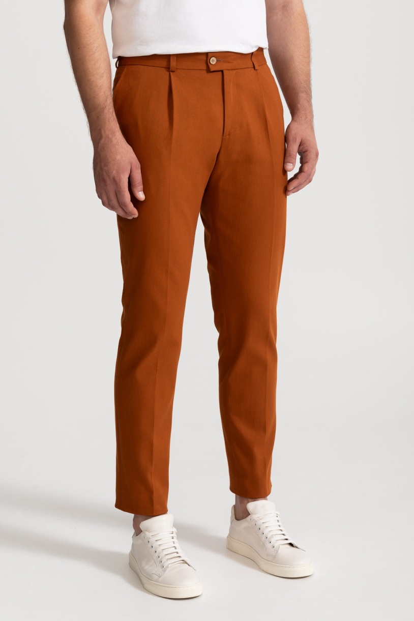 Image of De IONESCU mannen vegan Broek The Romana Caramel Brown