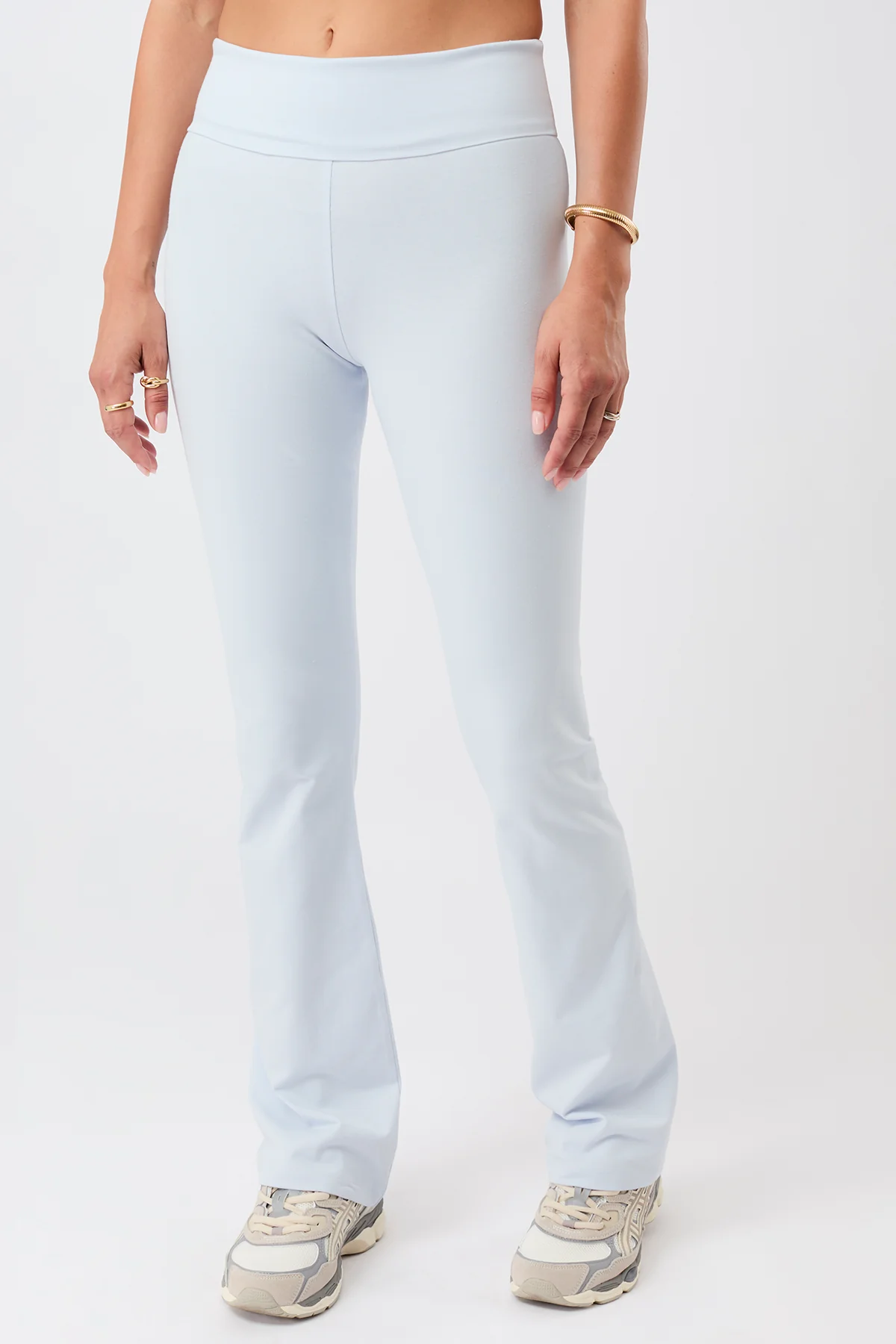 MANDALA Damen vegan Hose Classic Rolldown Baby Blue