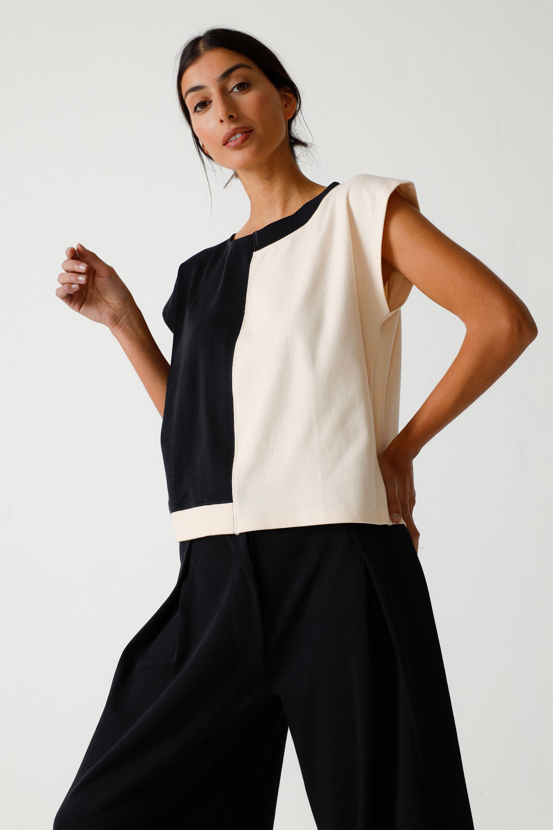 SKFK Damen vegan T-Shirt Ekai Schwarz/Beige