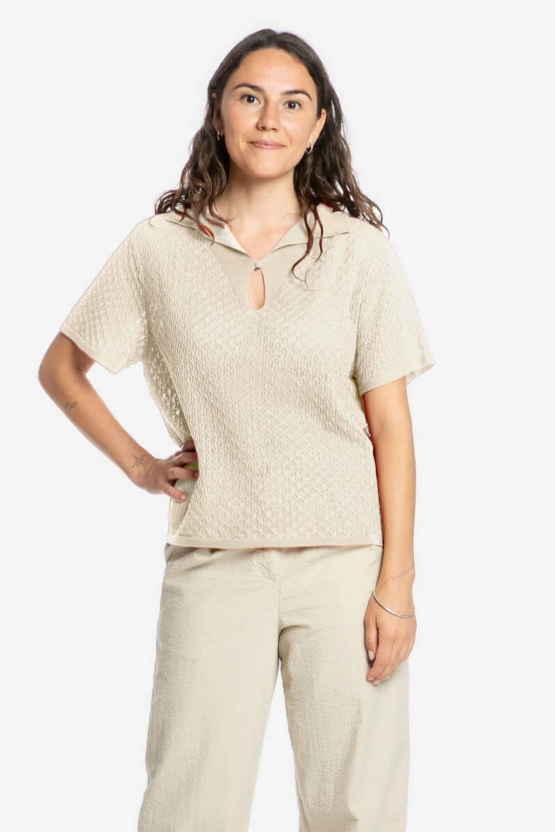 Image of MATONA dames vegan Blouse Met Puntige Ellebogen In Beige