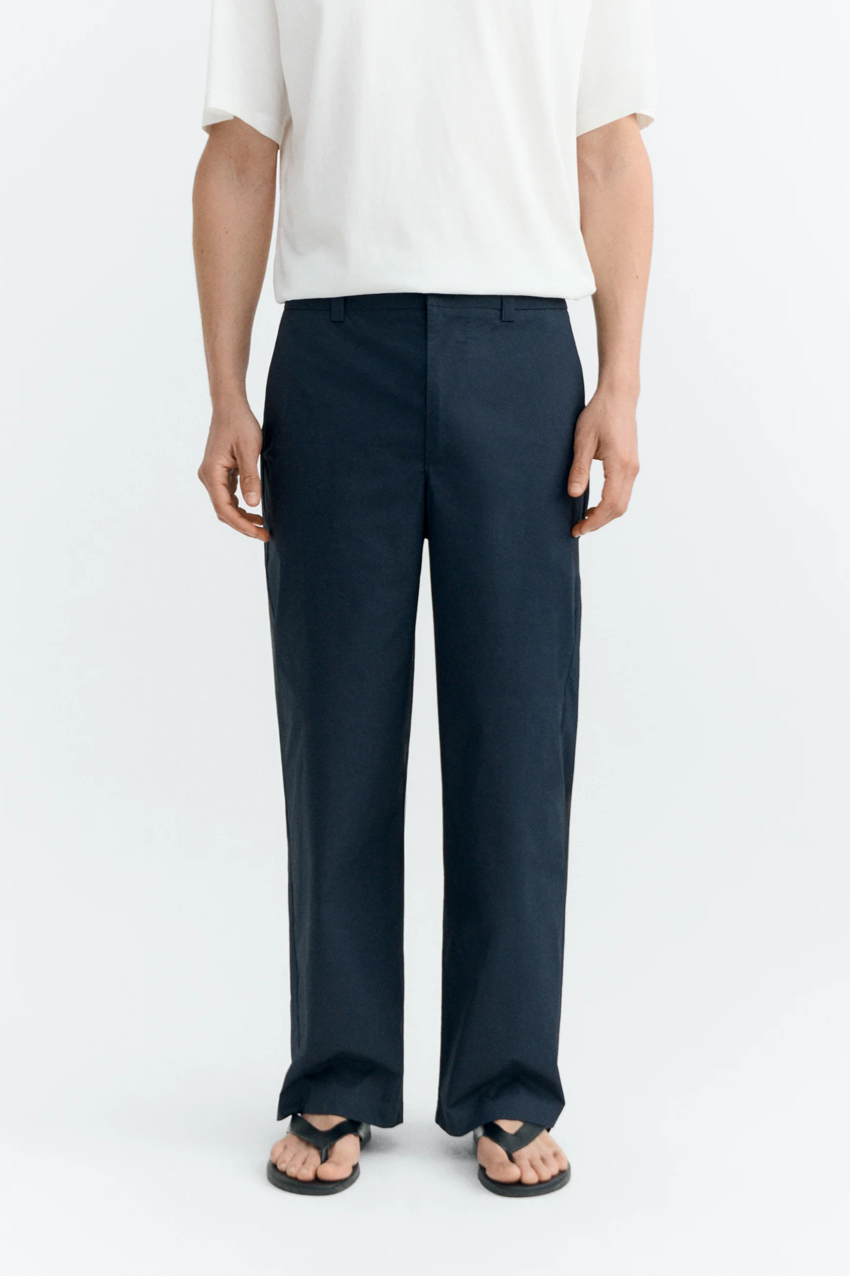 Image of Thinking MU mannen vegan Broek Relaxed Marc Pak Marineblauw