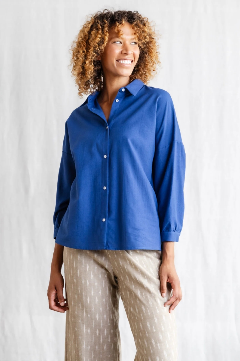 Image of Jyoti Fair Works dames vegan Blouse Mayank Kobaltblauw