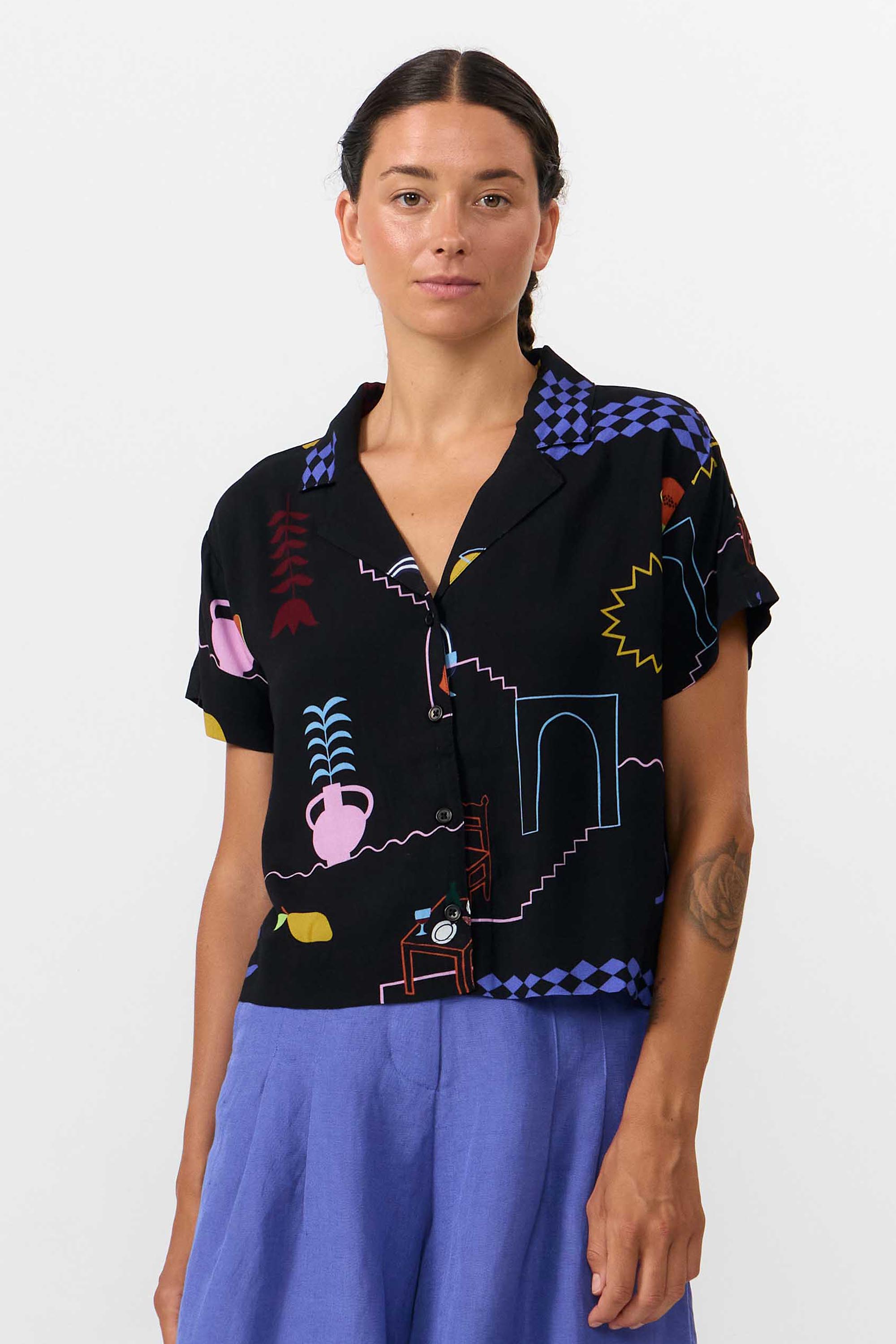 Image of SUITE13LAB dames vegan Shirt Nyasa Print Holiday Zwart