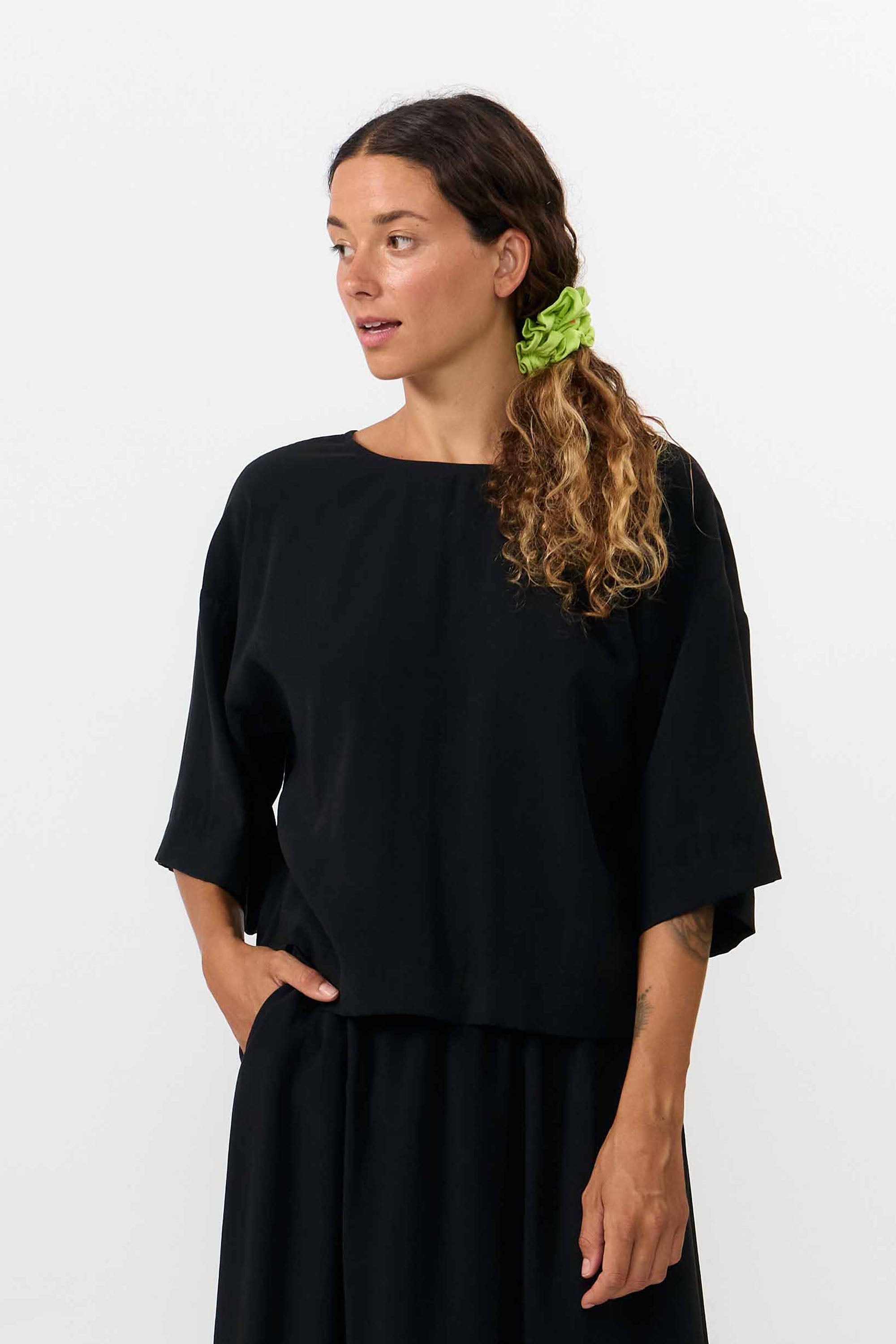 Image of SUITE13LAB dames vegan Blouse Sella Zwart