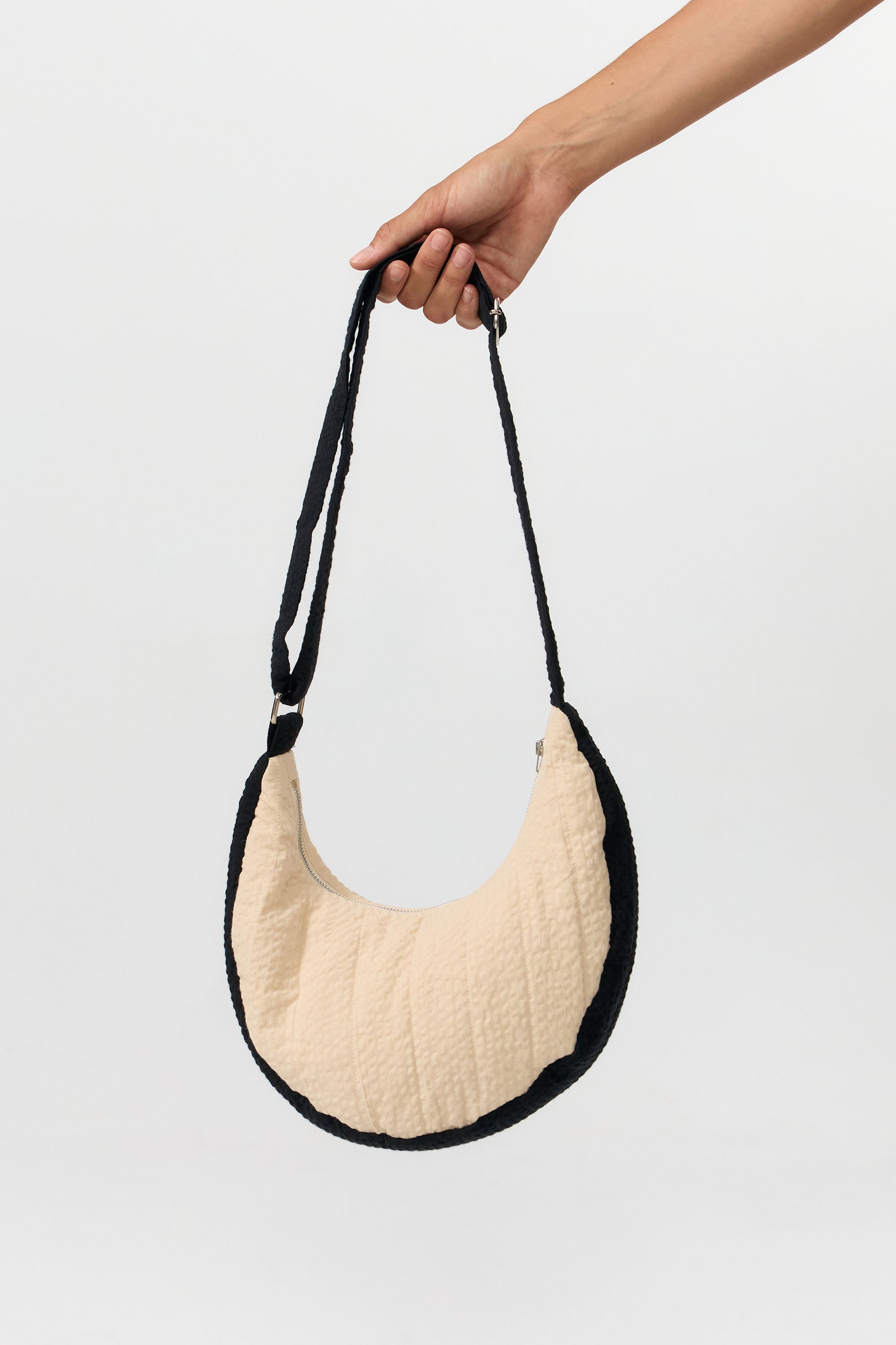 Image of SUITE13LAB dames vegan Moonbag Janno Bicolor Beige/Zwart