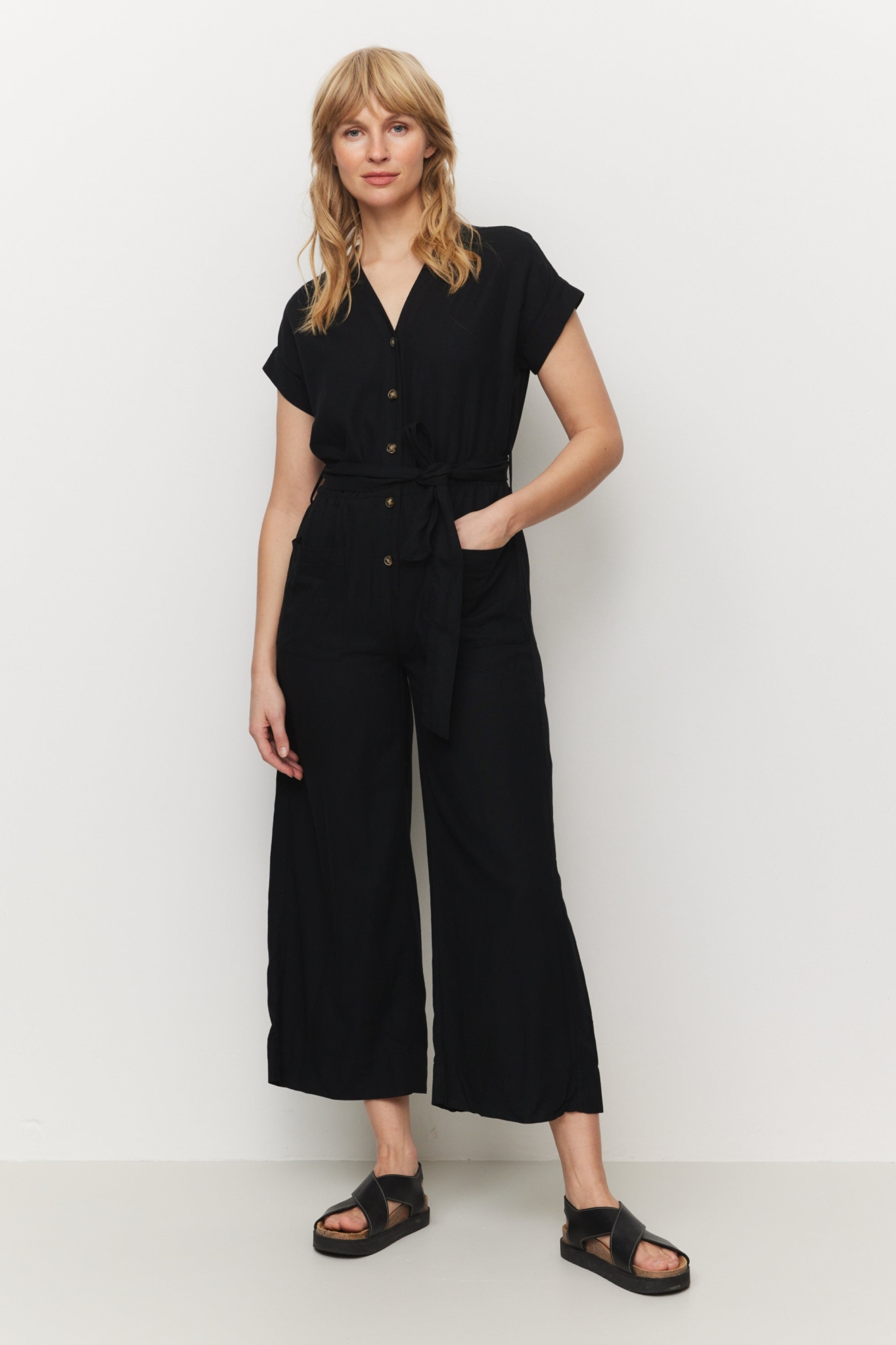 Recolution Damen vegan Jumpsuit Dianella Schwarz