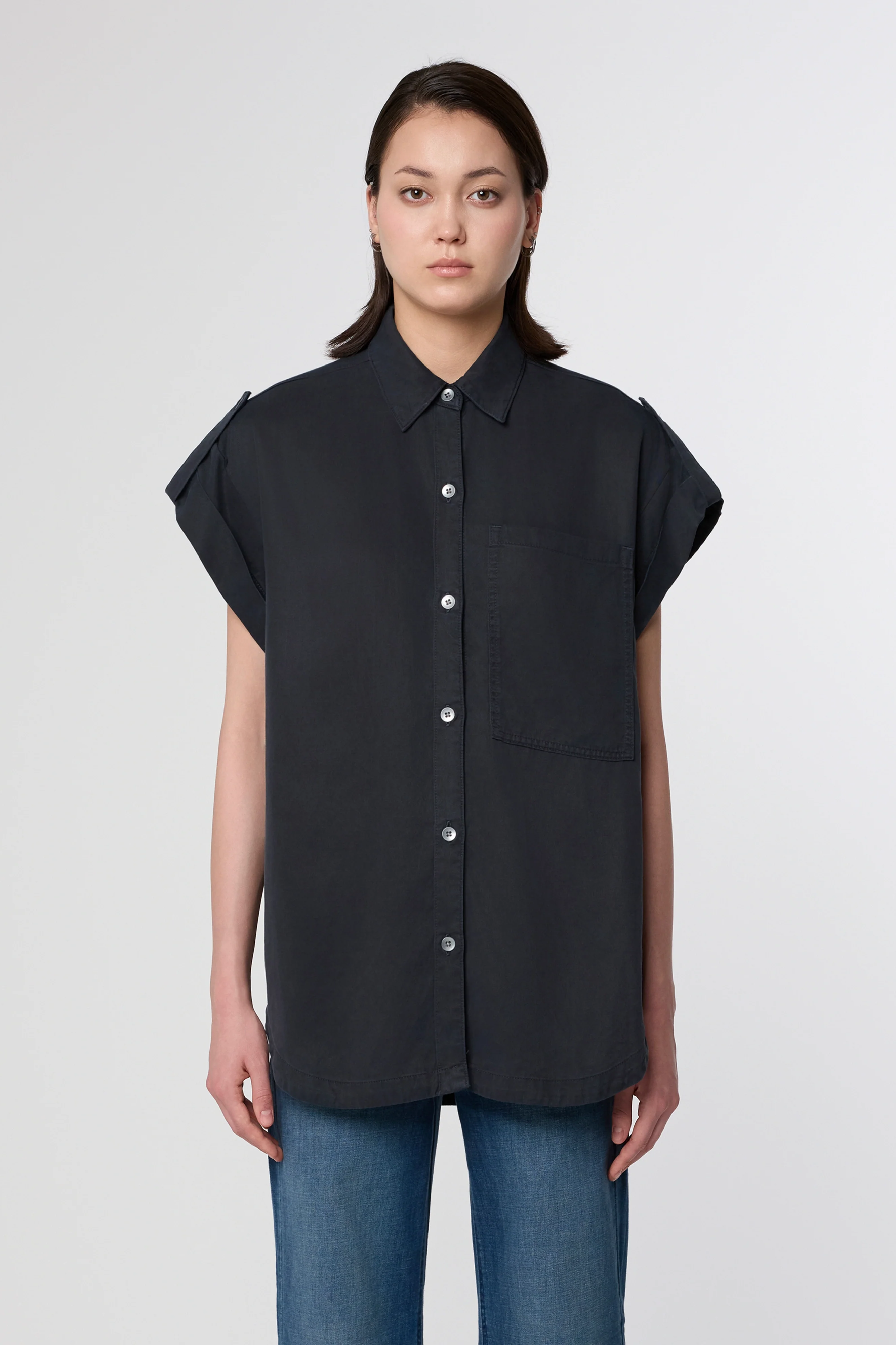 Image of Dawn dames vegan Oversized Shirt In Donkerblauw