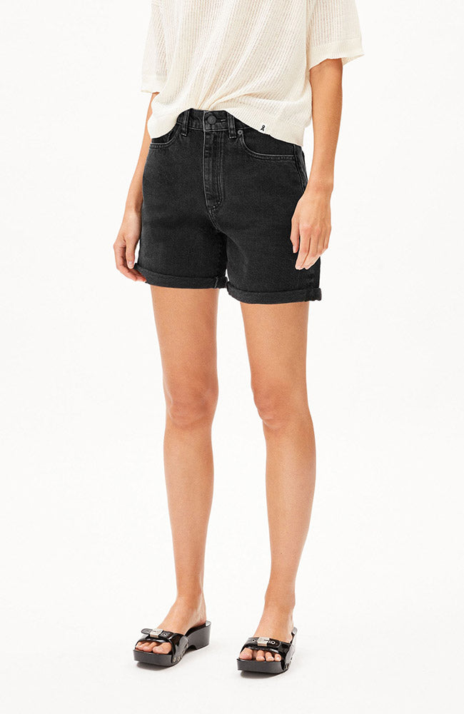 ARMEDANGELS Damen vegan Denim Shorts Sheaari Ebenholz Schwarz