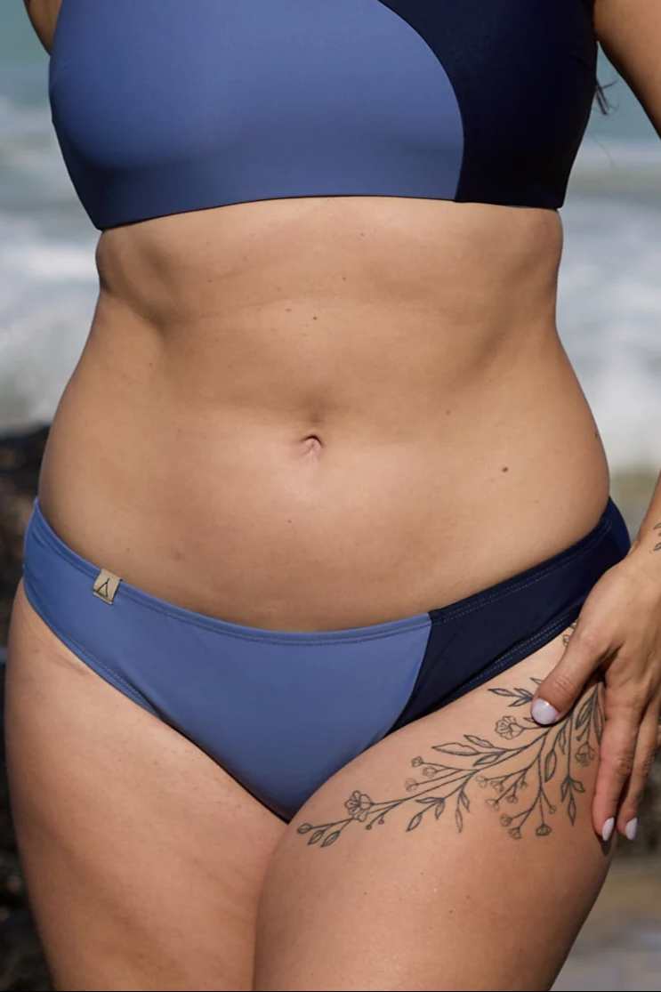 Image of Inaska dames vegan Bikinibroekje Met Normale Pasvorm Kleur Chill Lavender Blue/Dark Blue