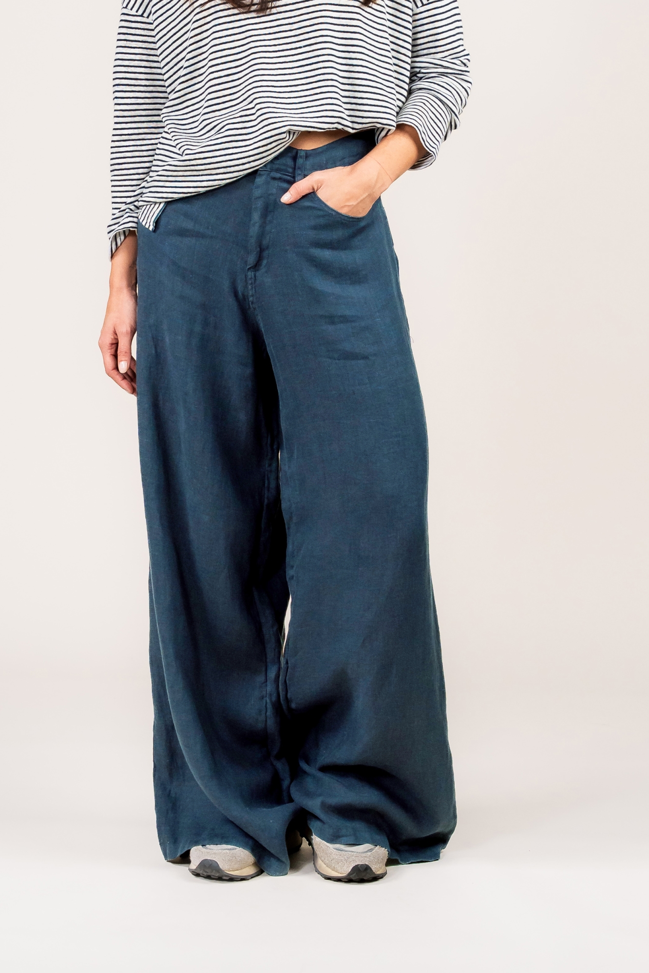 Kuyichi Damen vegan Hose Loren Vintage Grau