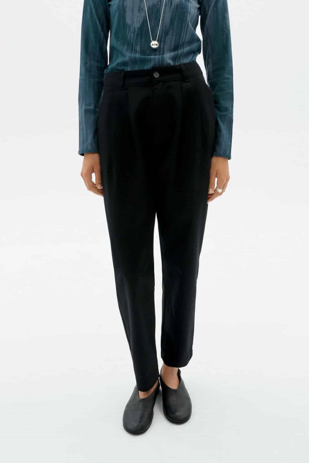 Thinking mu Damen vegan Hose Rina Schwarz