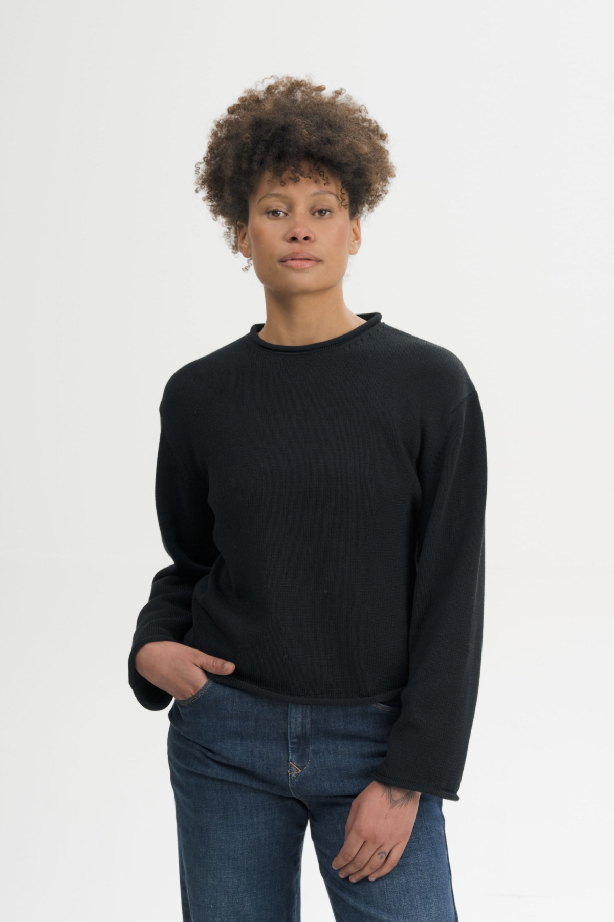 MELA Damen vegan Strickpullover Mit Gerolltem Saum Geetha Schwarz