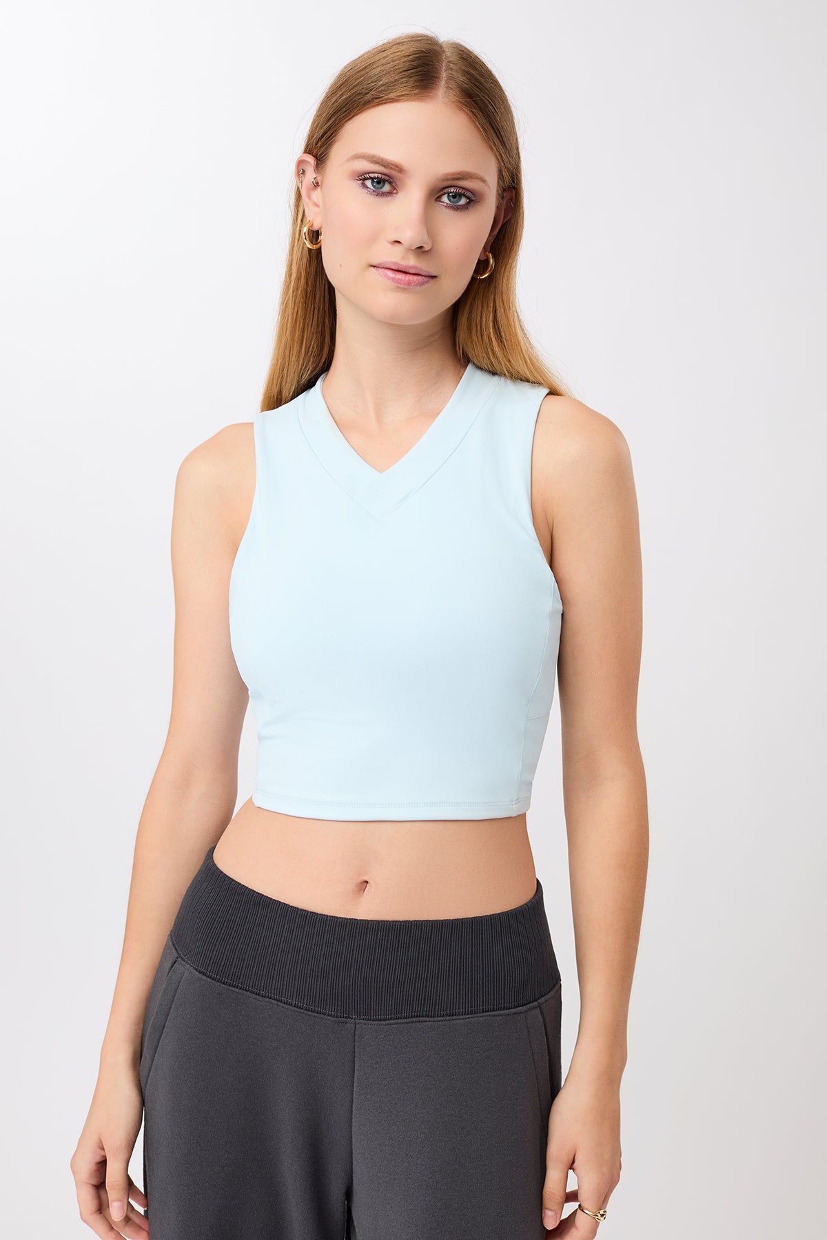 Image of MANDALA dames vegan Korte Top Met V-Hals Lichtblauw