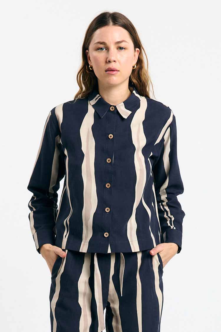 SUITE13LAB womens vegan Shirt Lisboa Flysch Print