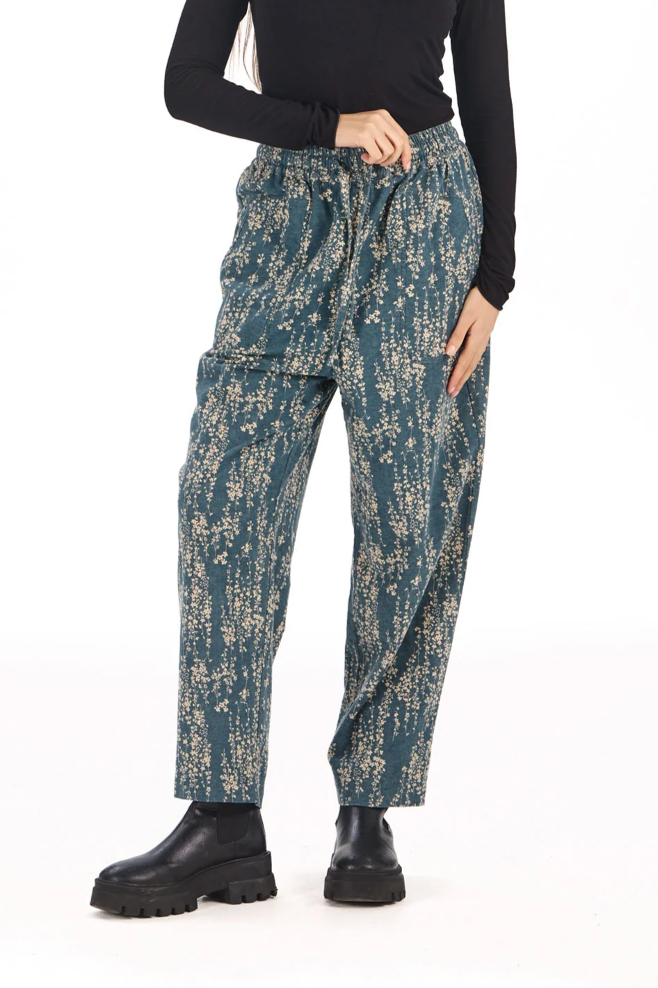 KOMODO Damen vegan Hose Dream Blue Mit Blumenmuster