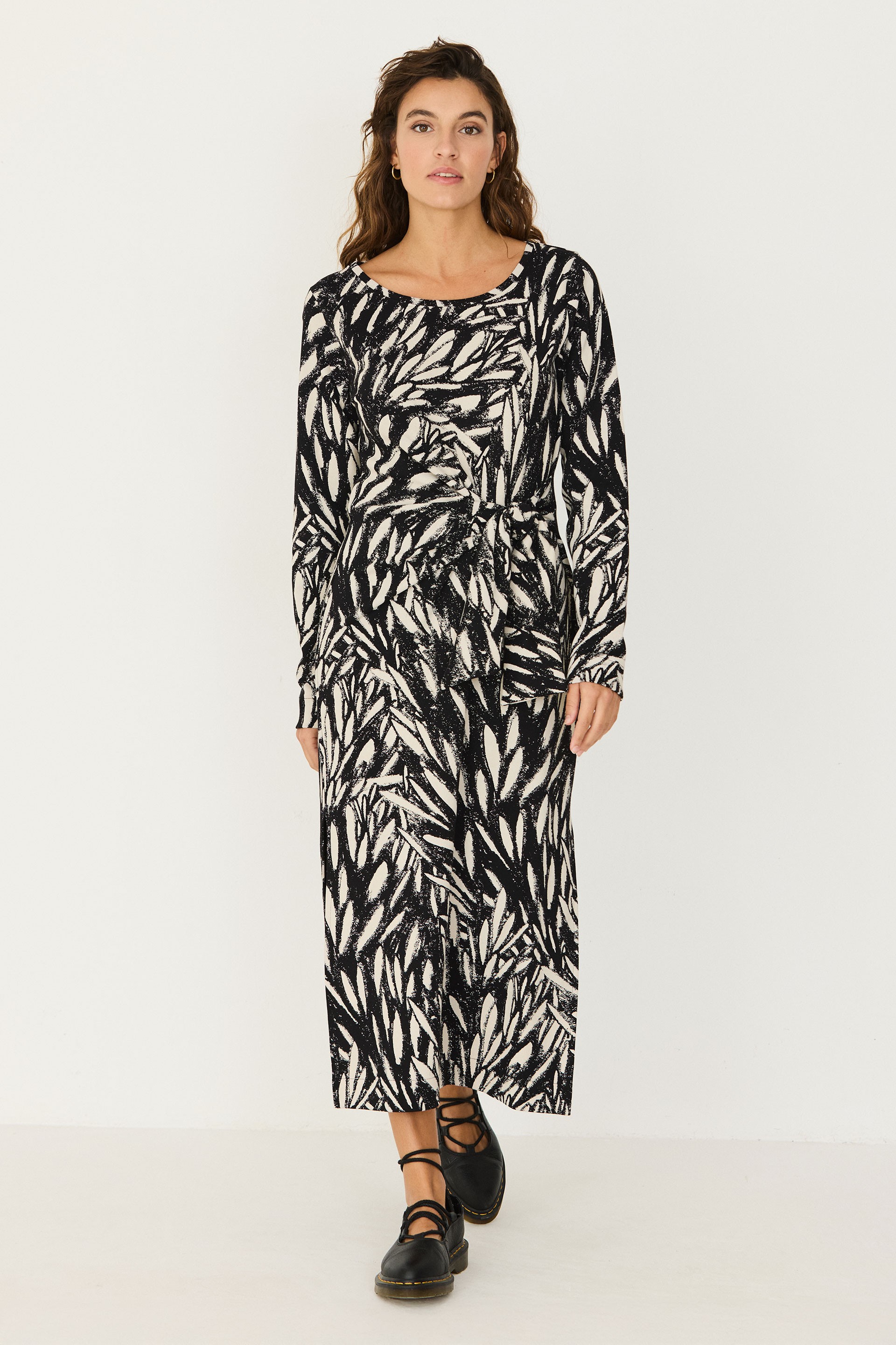 SKFK Damen vegan Strickkleid In Midi-L&Atilde;&curren;nge Mit Knoten Schwarz/Wei&Atilde;Ÿ
