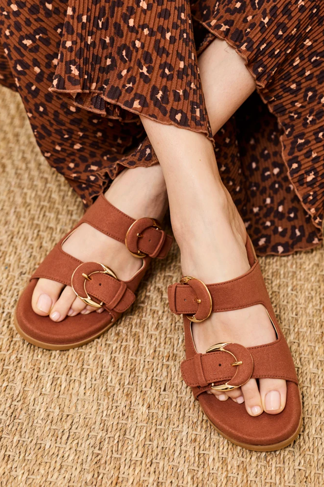 Minuit Sur Terre womens vegan Sandals Camelia Cafe Brown