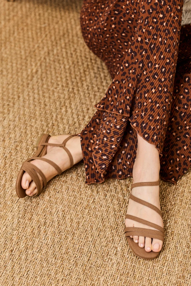 Minuit Sur Terre womens vegan Sandals Hysope Mocha