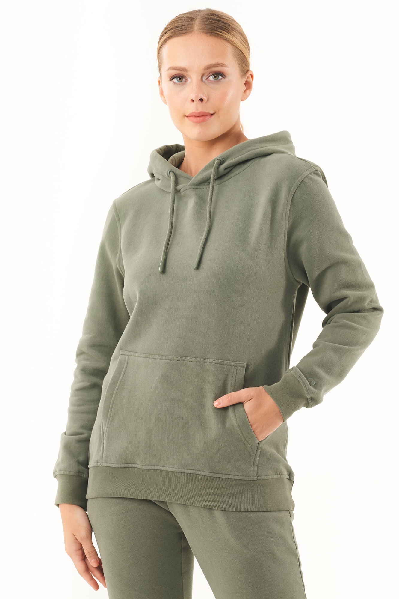 ORGANICATION Damen vegan Soft-Touch-Hoodie Oliv