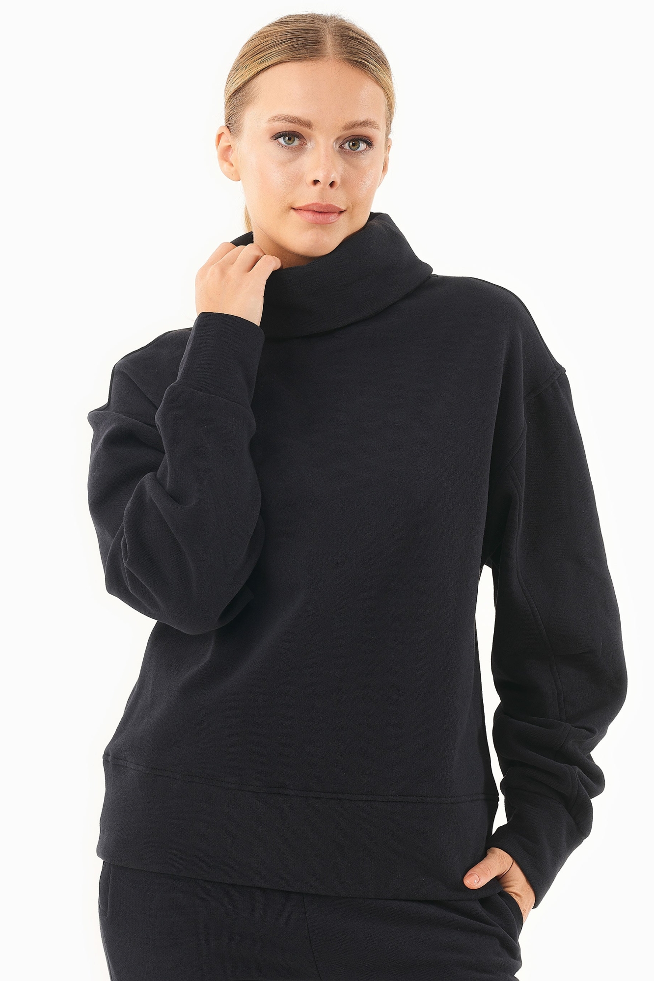 ORGANICATION Damen vegan Pullover Rollkragen Bio-Baumwolle Schwarz