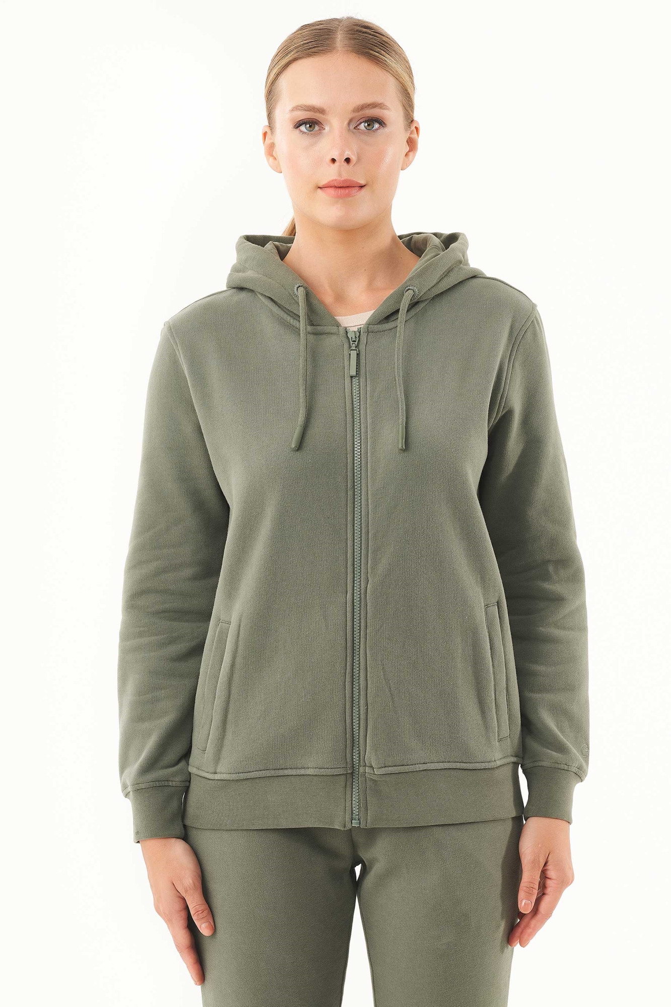 ORGANICATION Damen vegan Soft Touch Zip Hoodie Oliv