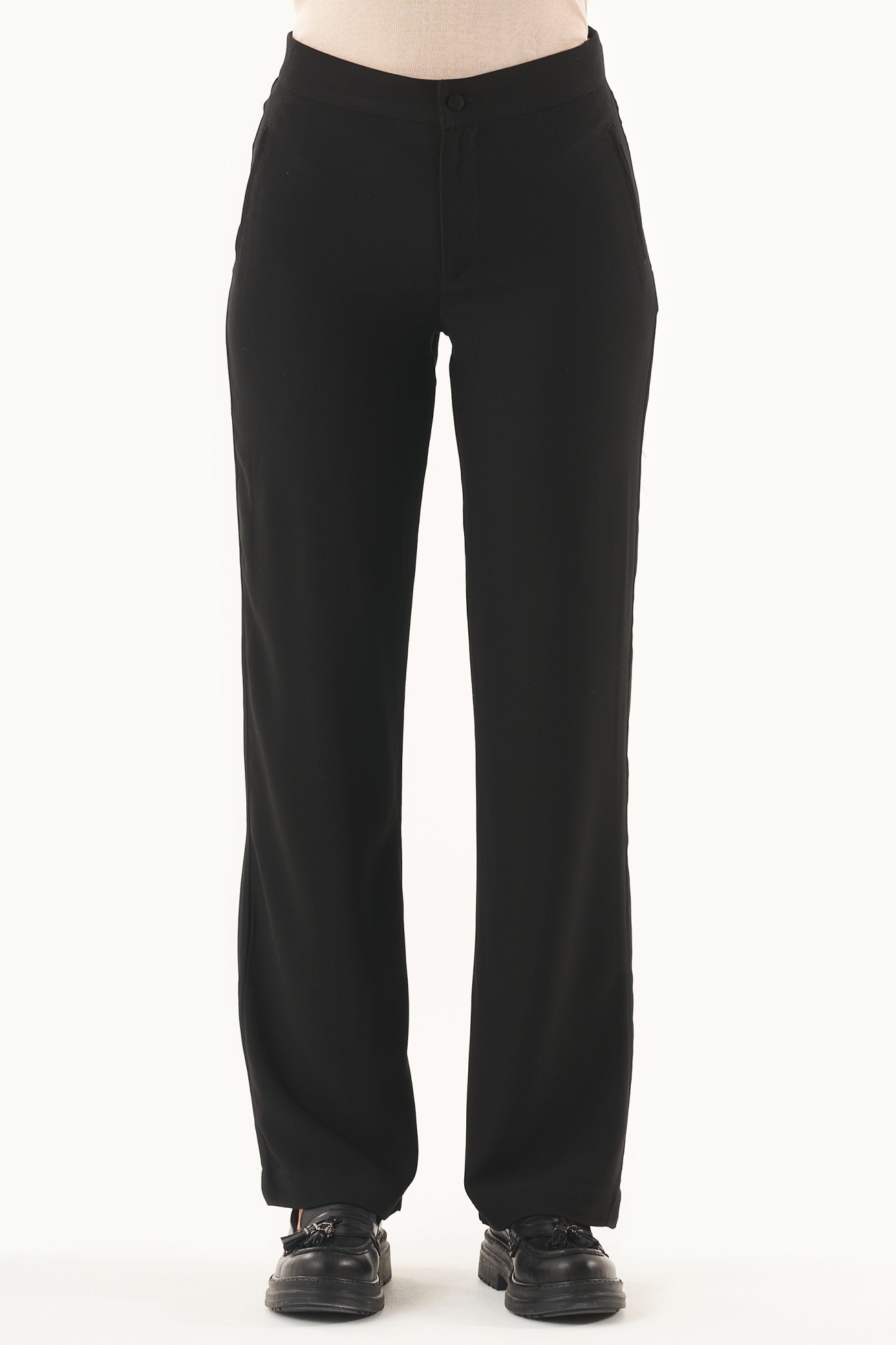 ORGANICATION Damen vegan Hose Ecovero Schwarz