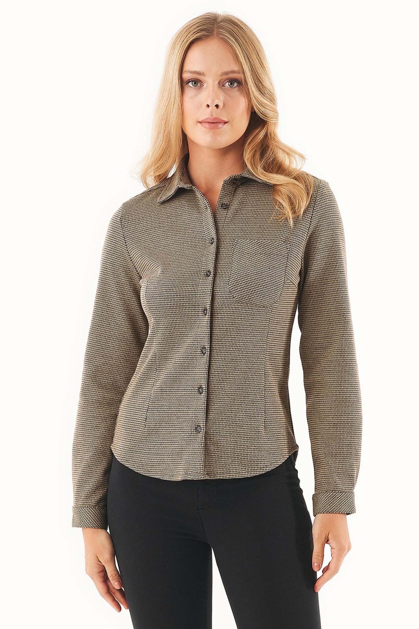 ORGANICATION Damen vegan Bluse Bio-Baumwolle Schwarz Kamel