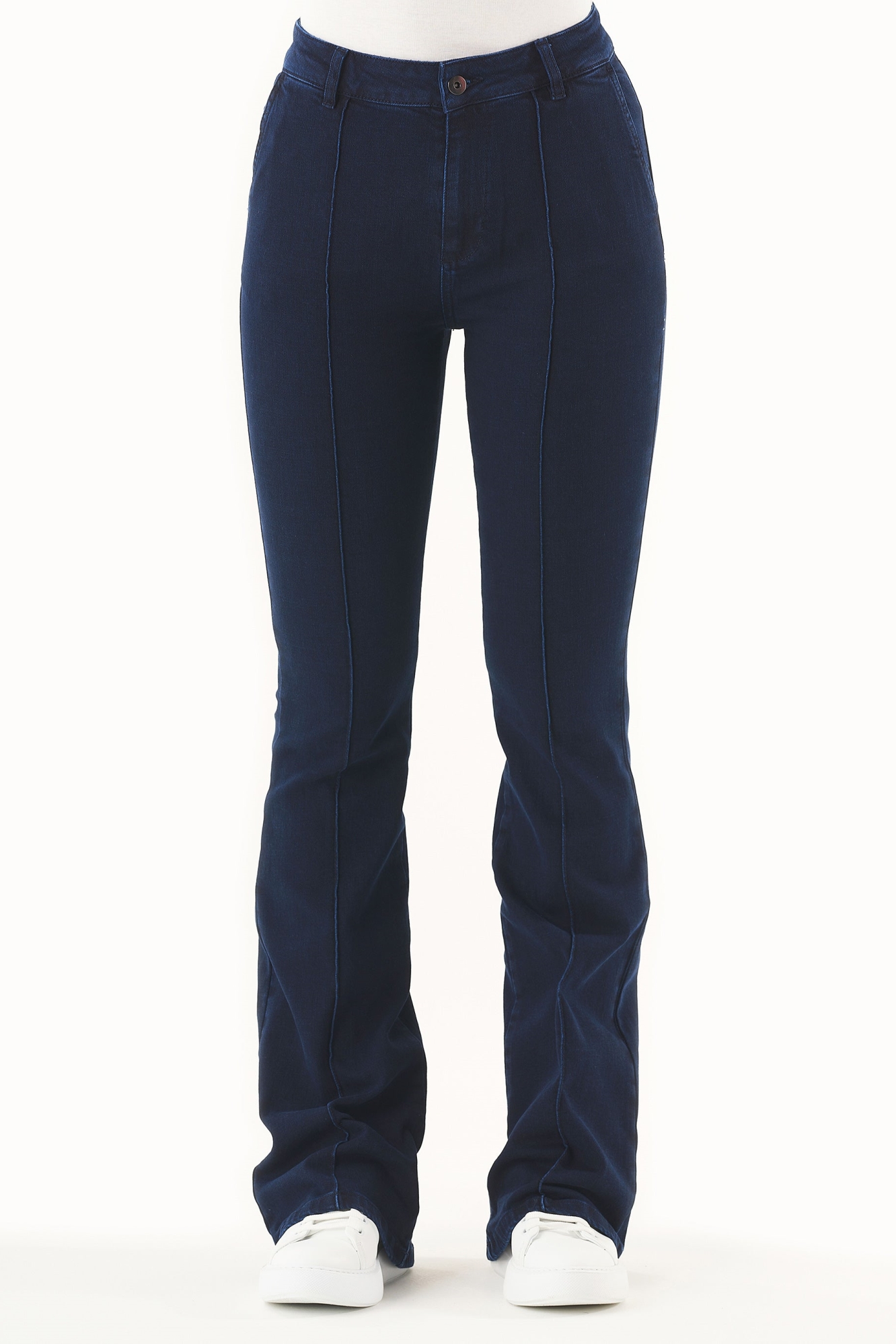 ORGANICATION Damen vegan Flared Jeans Bio-Baumwolle Dunkelblau