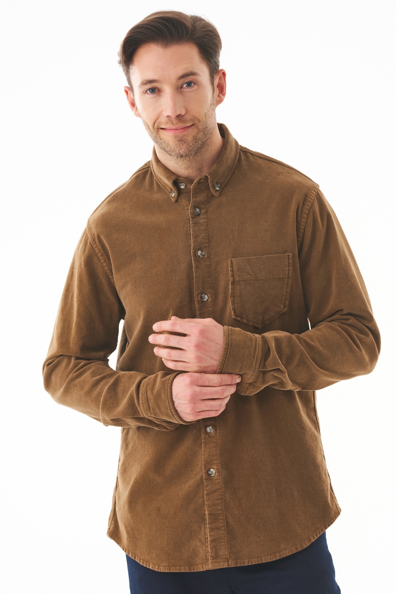 64798 - Herren vegan Kordhemd Camel