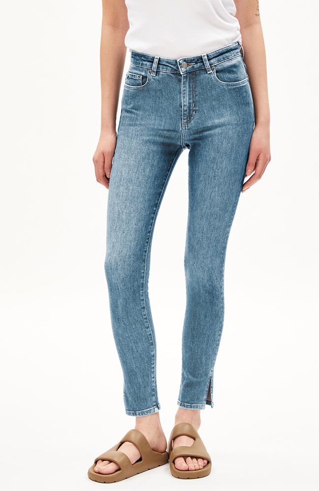 ARMEDANGELS Damen vegan Jeans Tillaa Perlblau