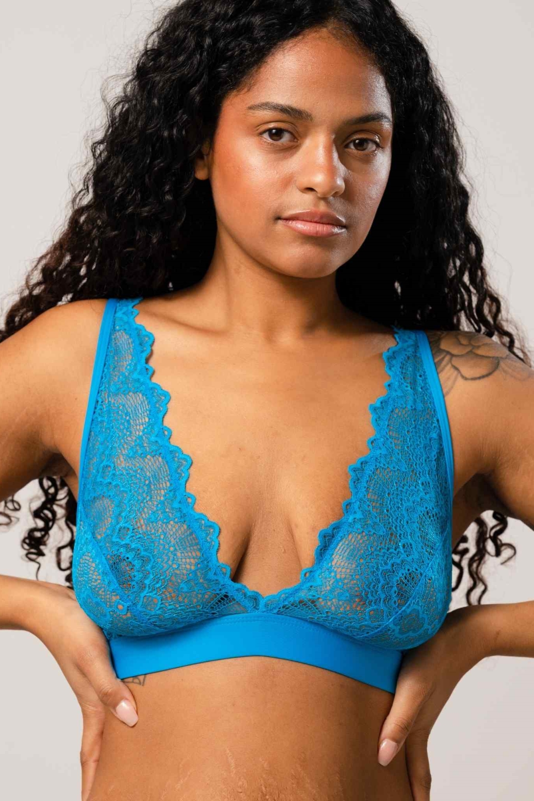 71840 - Damen vegan Bralette Plunge Electric Blue
