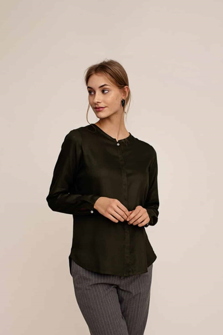 Image of Arber Studio dames vegan Magnolia Blouse Groen