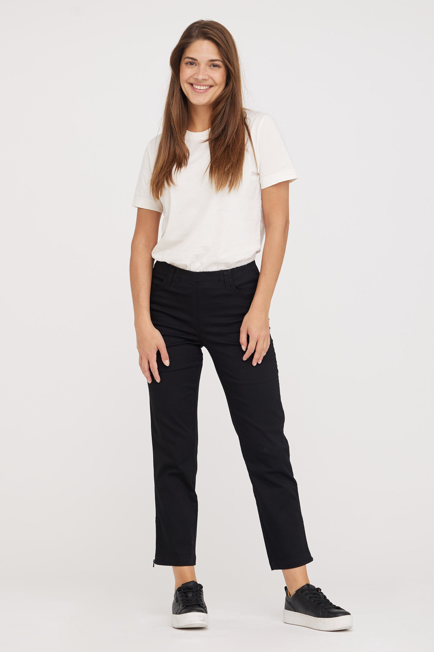 LAURIE Damen vegan Hose Patricia Regular Crop Schwarz