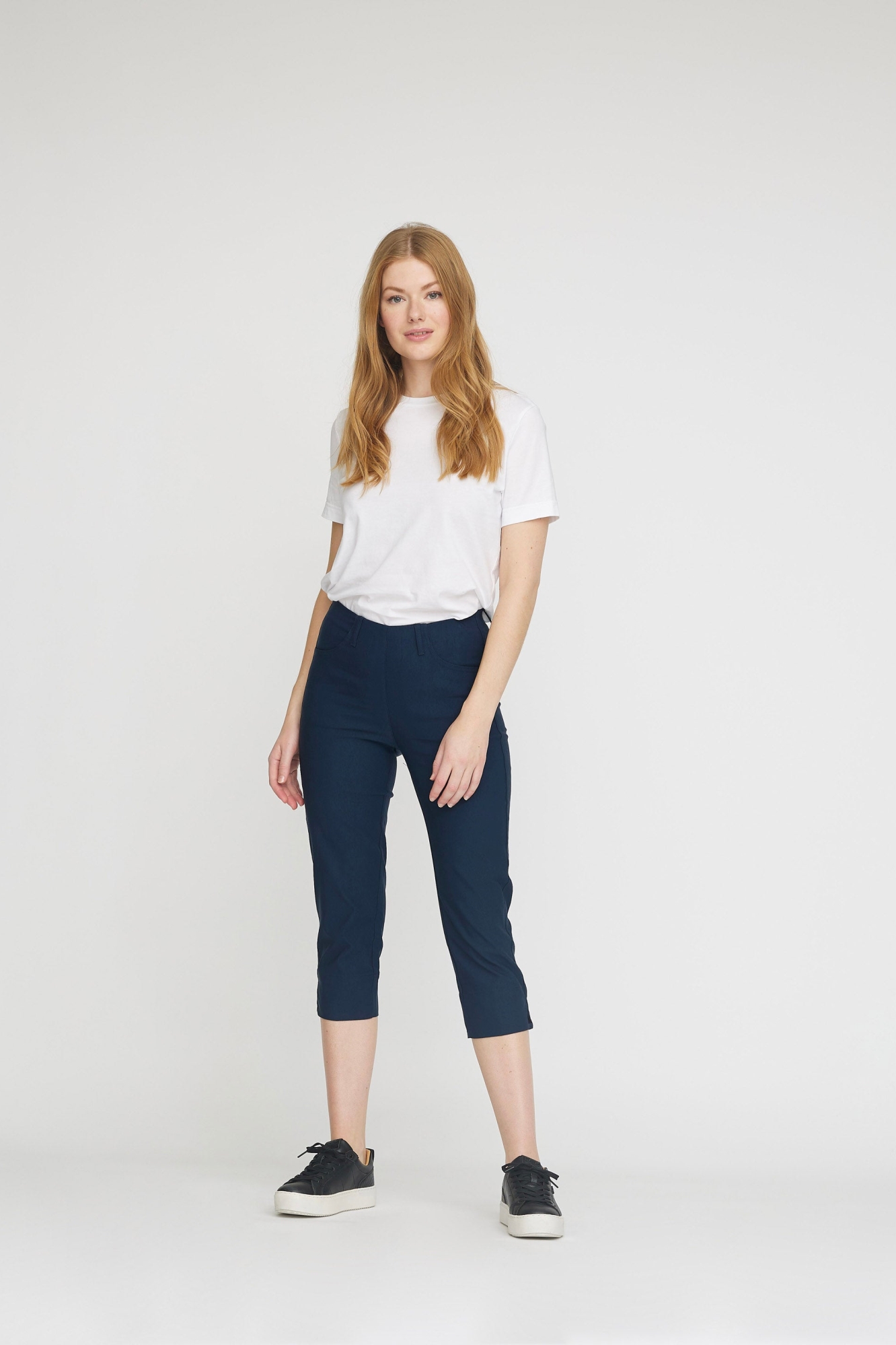 LAURIE Damen vegan Hose Anabelle Regular Capri Ml Marineblau