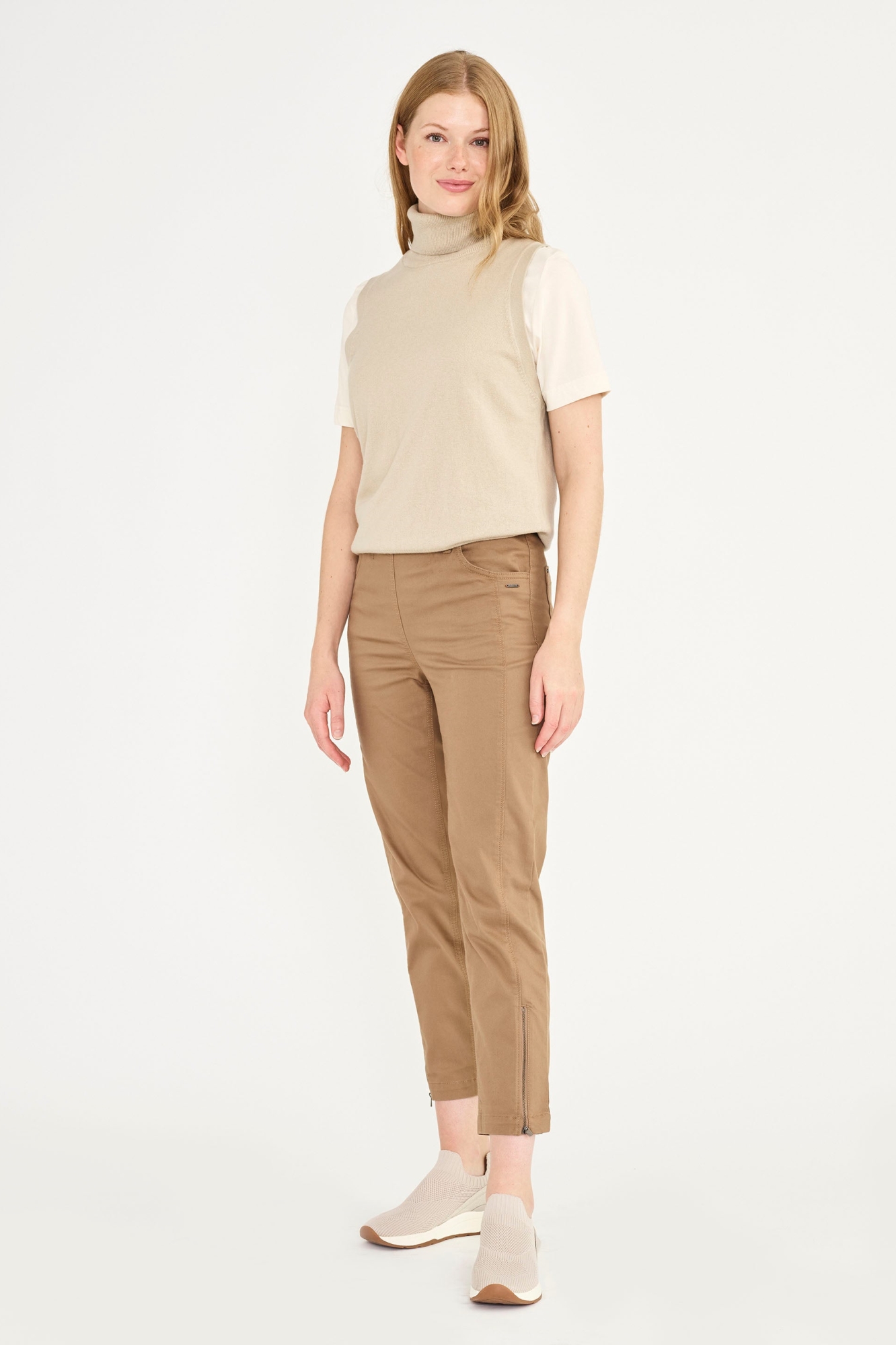 LAURIE Damen vegan Hose Piper Regular Crop Camel Braun