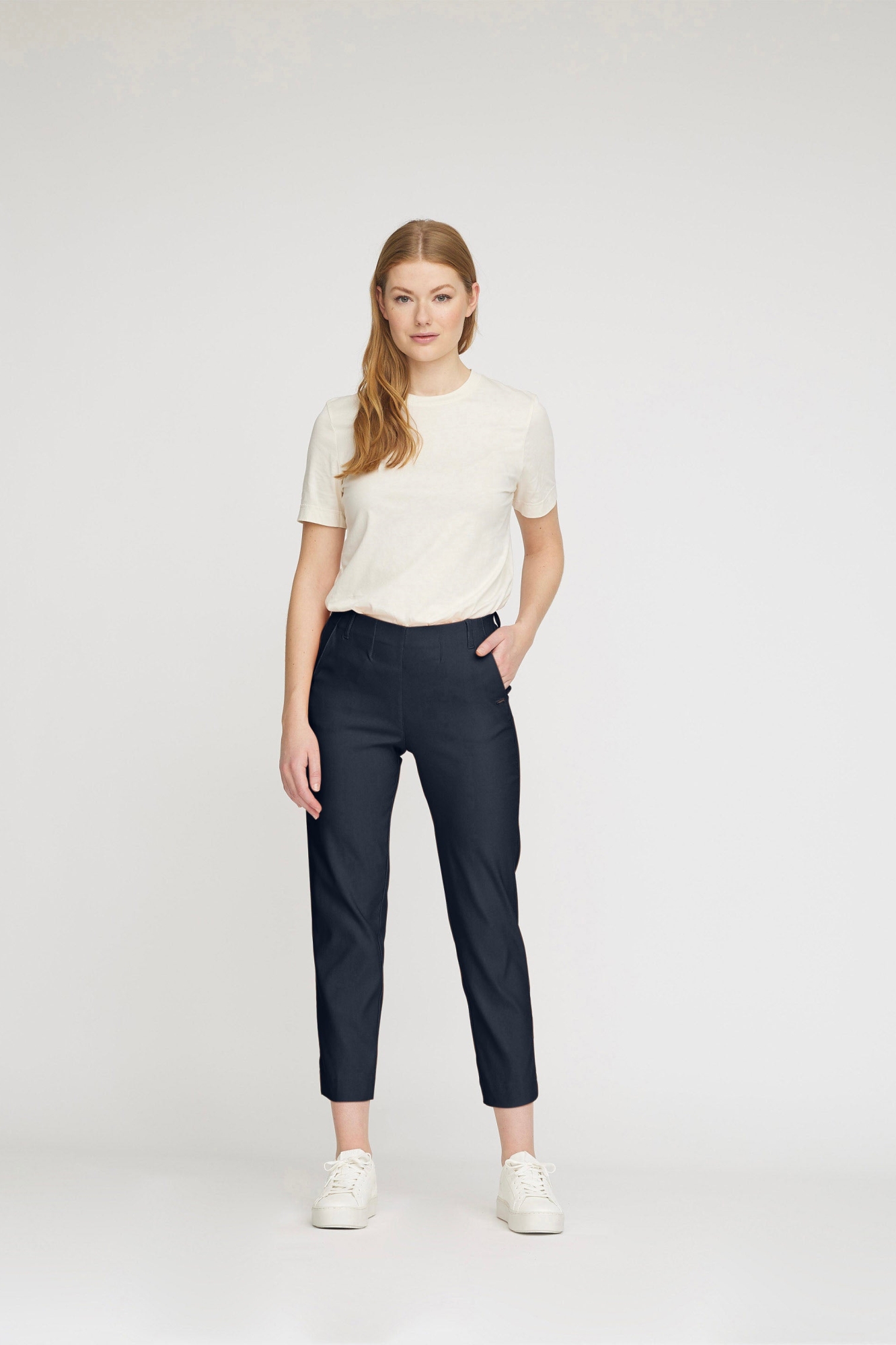 LAURIE Damen vegan Hose Taylor Regular Crop Marineblau