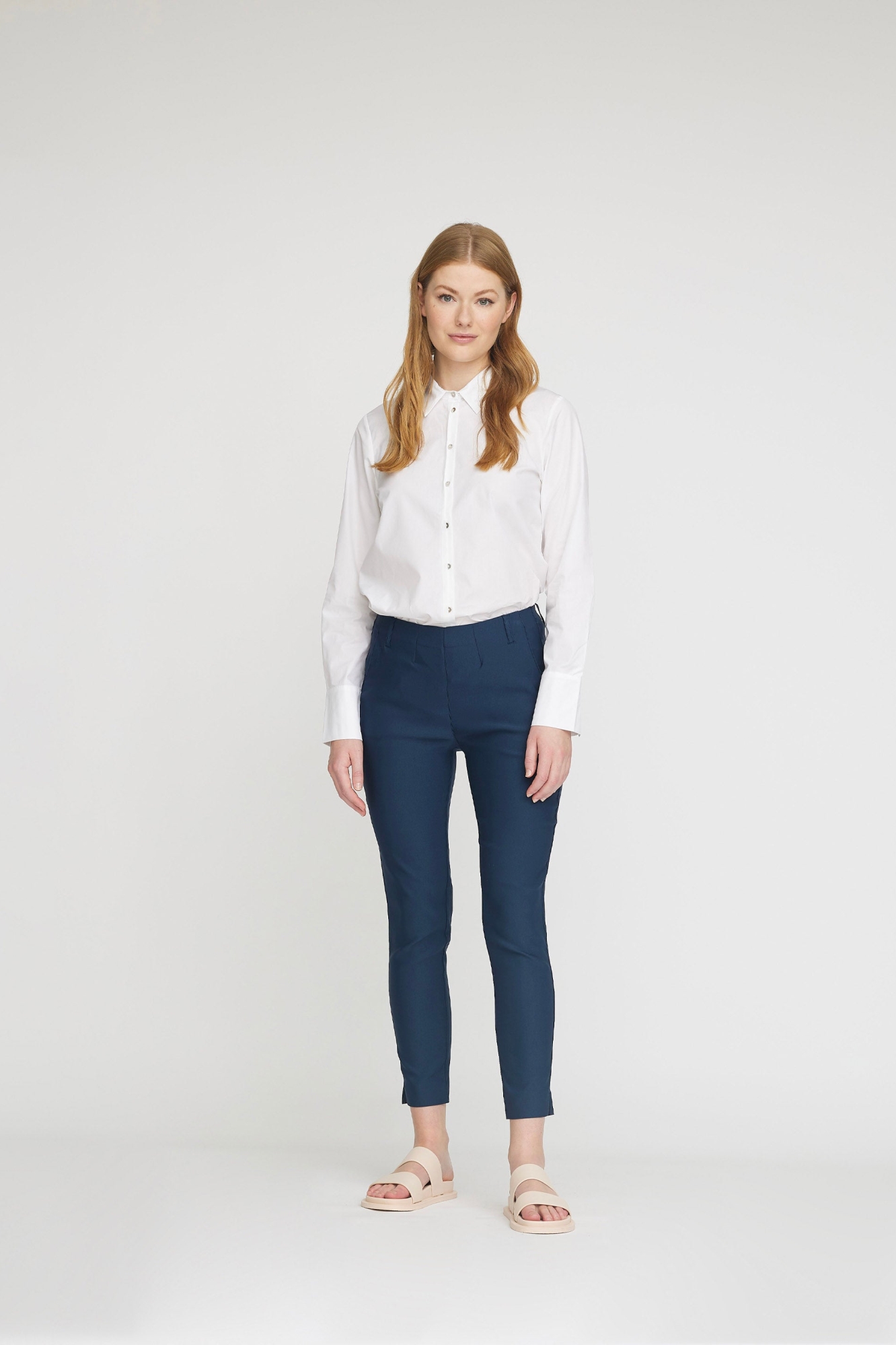 LAURIE Damen vegan Hose Elizabeth Slim Crop Marineblau
