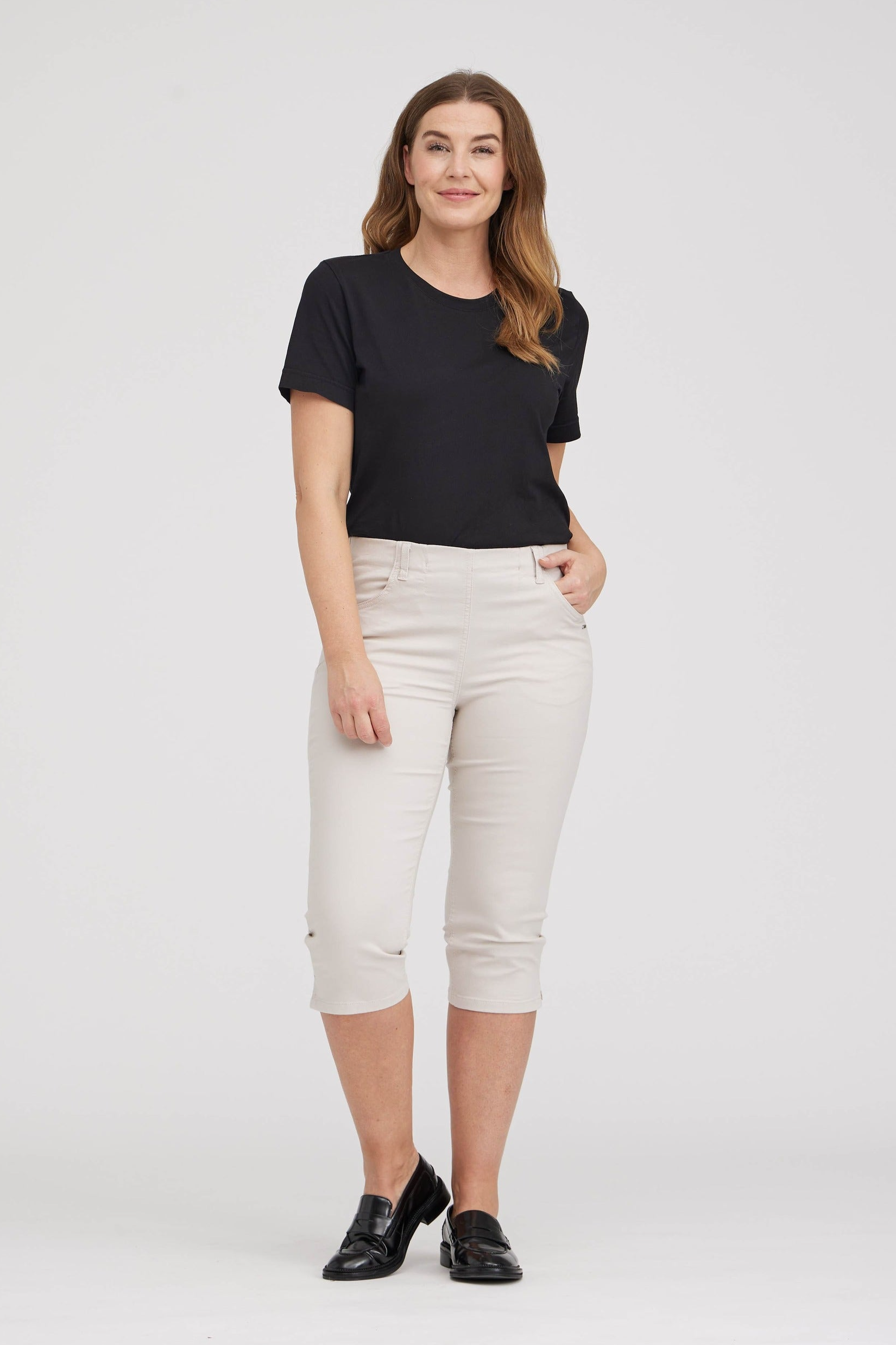 LAURIE Damen vegan Hose Kelly Regular Capri Sl Grau Sand