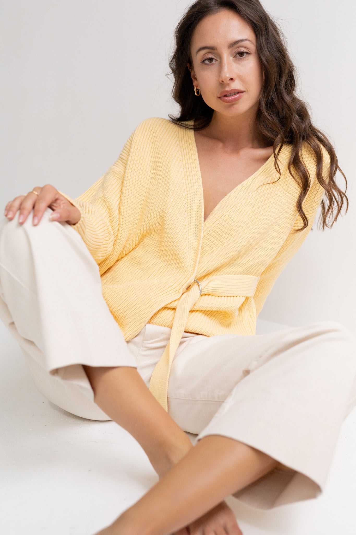 STORY OF MINE Damen vegan Strickjacke Wrap-Around Gelb