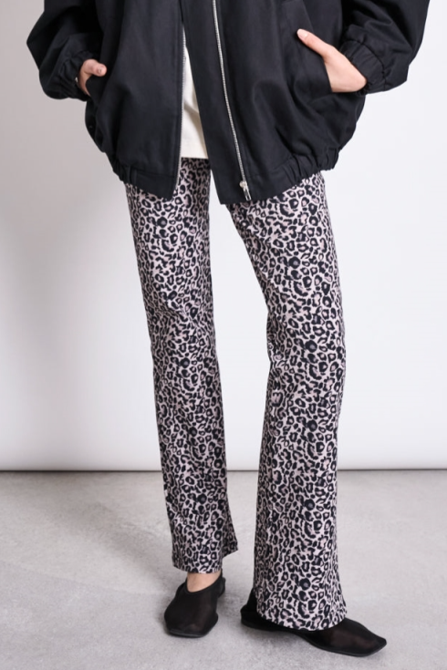 Image of JAN 'N JUNE dames vegan Uitlopende Legging Met Leeuwenprint