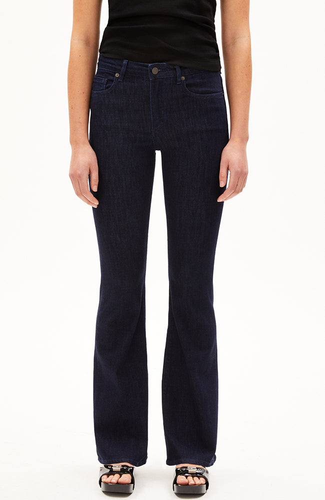 ARMEDANGELS Damen vegan Jeans Flare Anamaa Dunkelblau