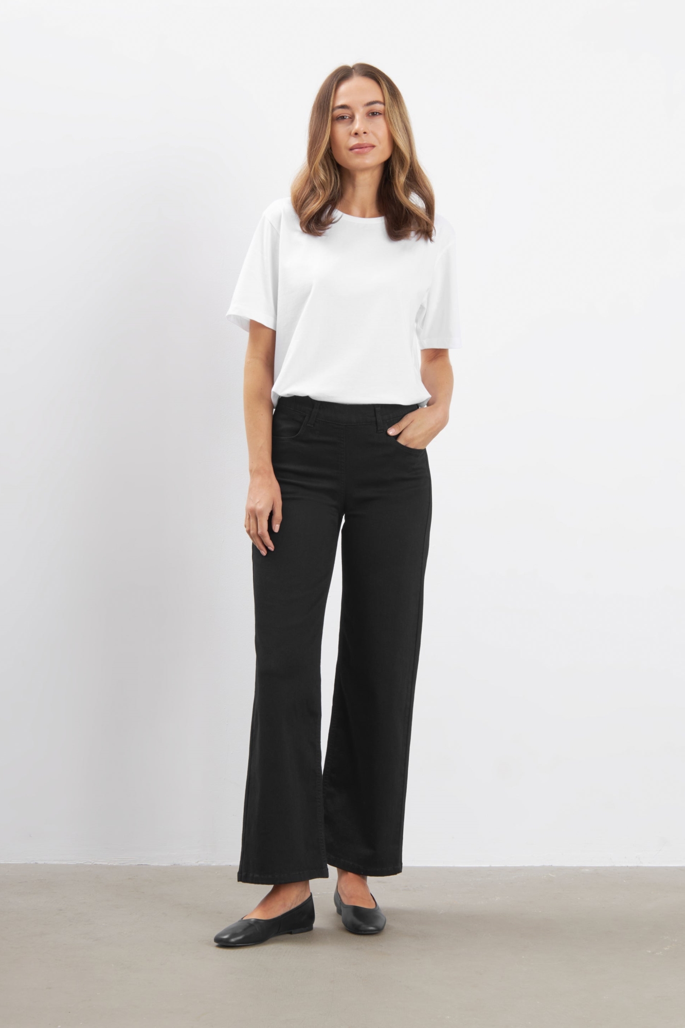 LAURIE Damen vegan Jeans Donna Locker Kurz LÃ¤nge Schwarz