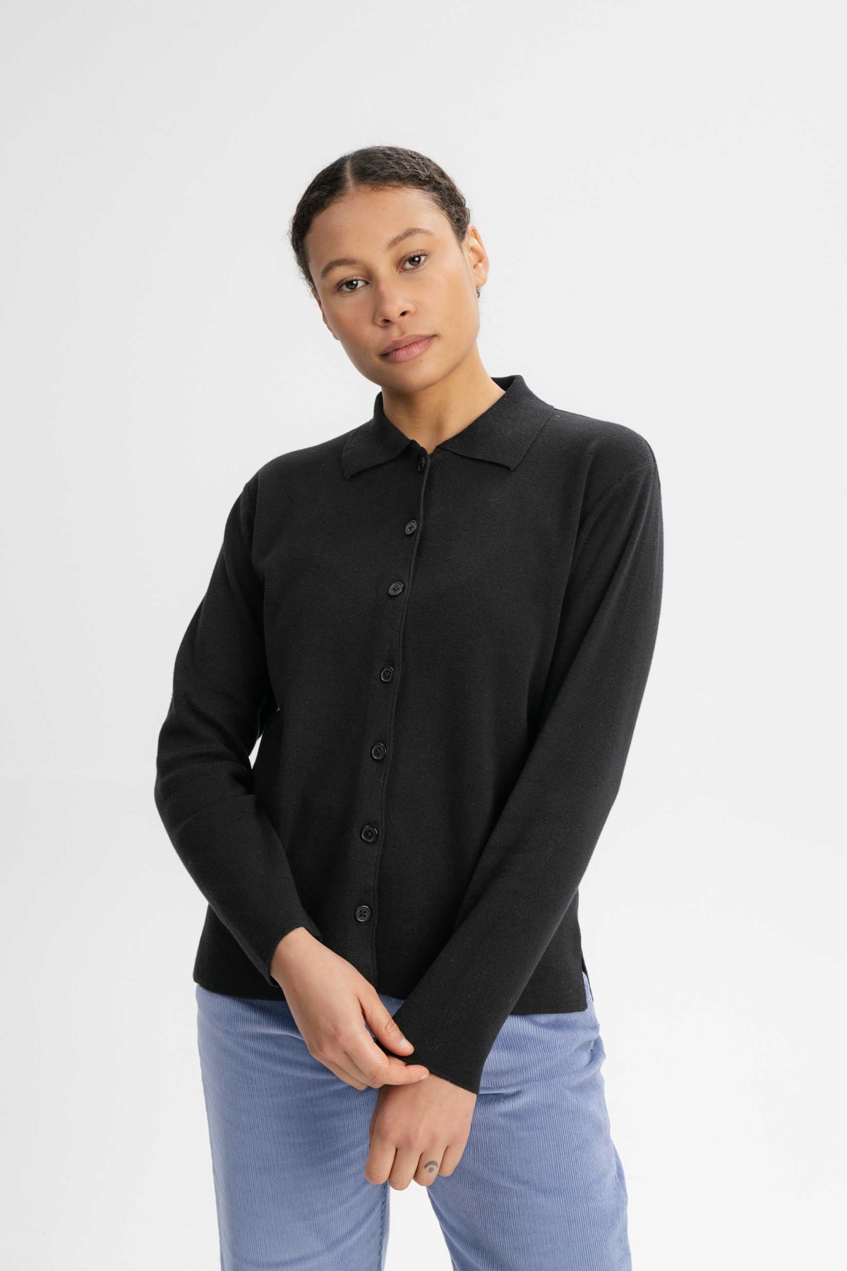 MELA Damen vegan Strickjacke Feinstrick Ulupi Schwarz