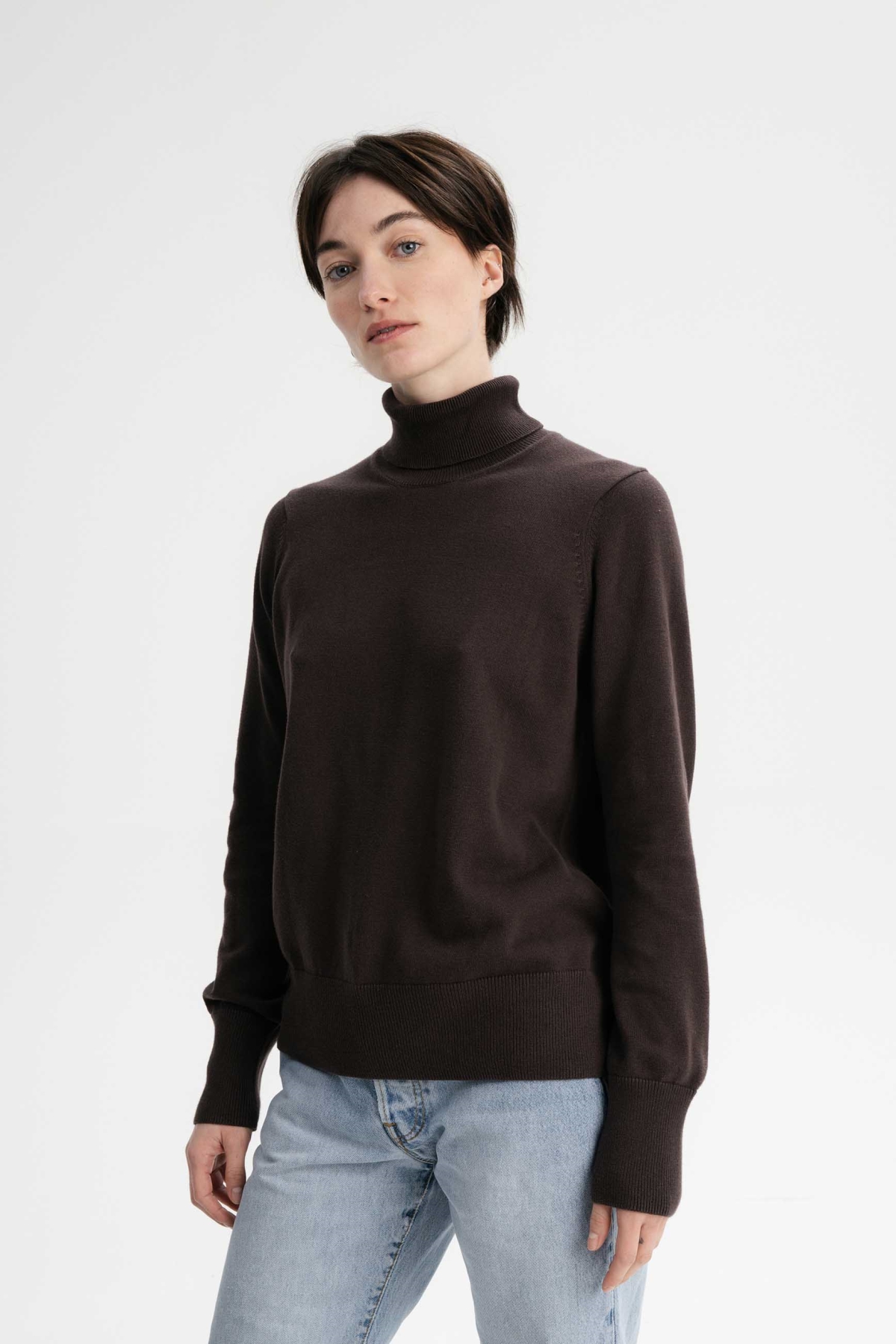 MELA Damen vegan Pullover Feinstrick-Rollkragenpullover Mayura Dunkelbraun