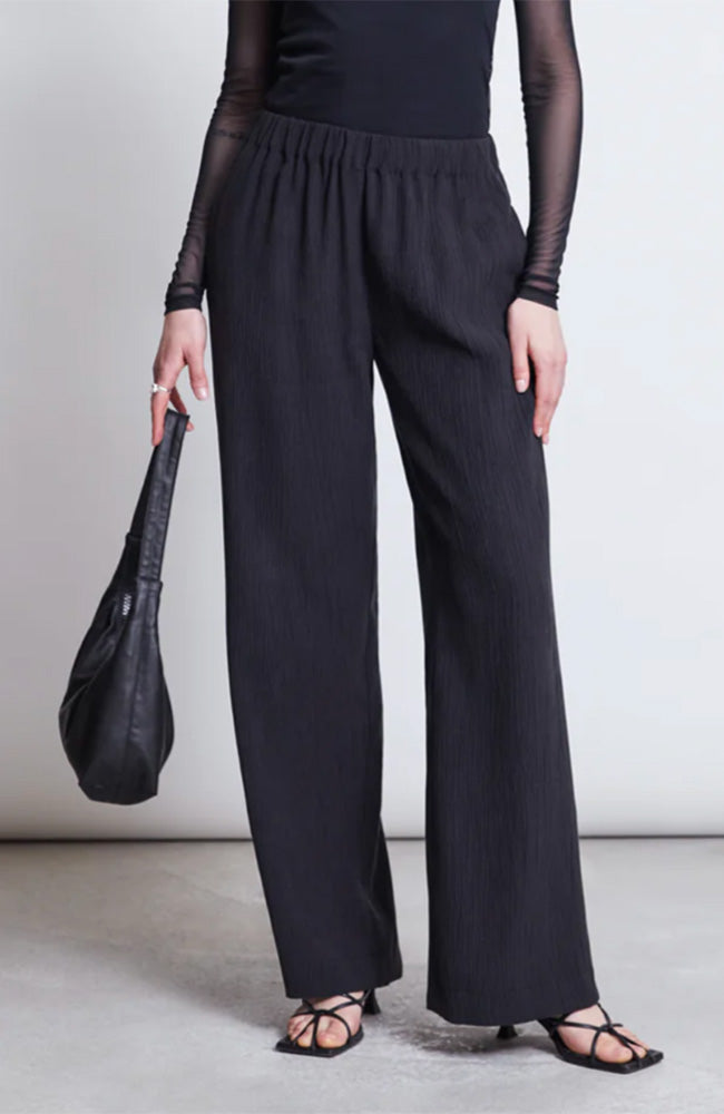 JAN N JUNE JAN 'N JUNE Damen vegan Hose Hava Crinkle Schwarz
