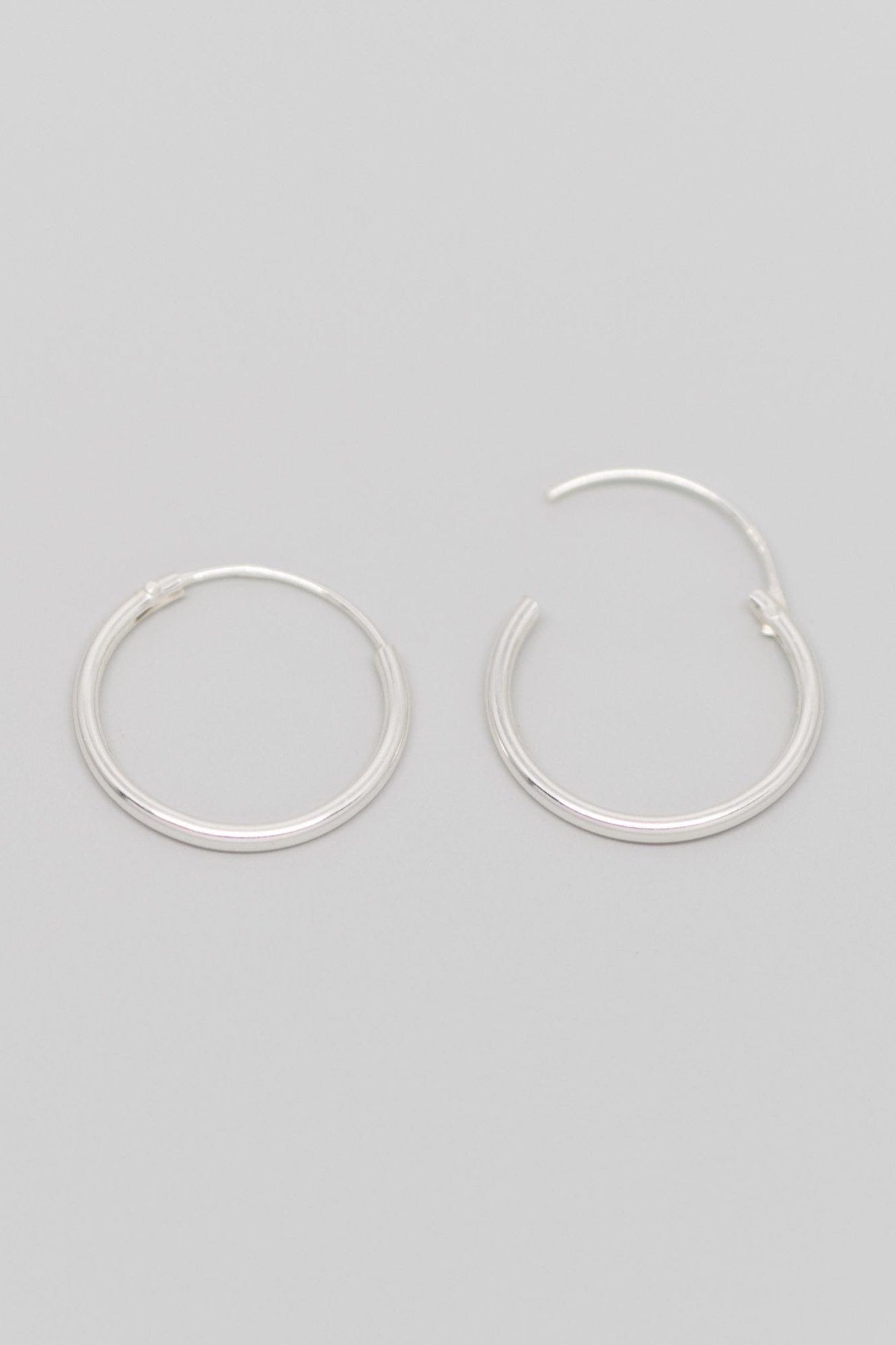 fejn womens vegan Hoop Simple Silver