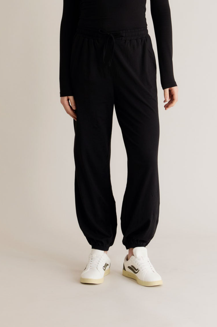 KOMODO Damen vegan Jogger Teresa Schwarz