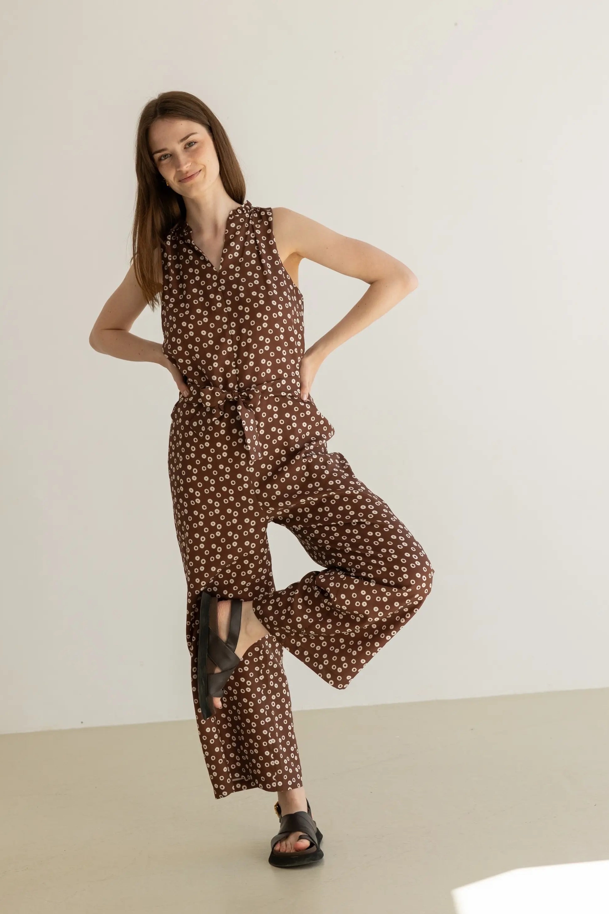 Clotsy Damen vegan Jumpsuit Schokoladenbraun