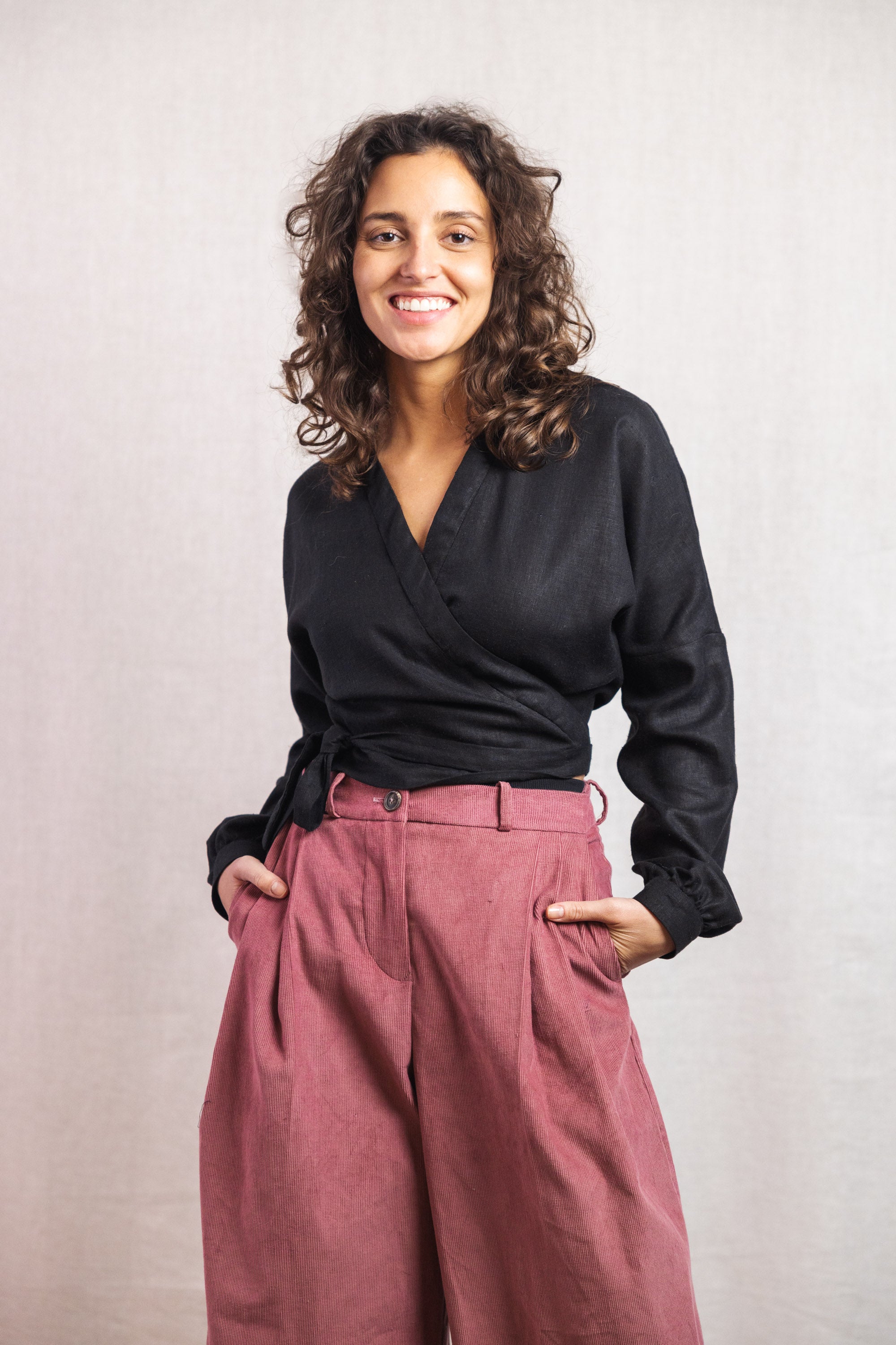 Jyoti Fair Works Damen vegan Wickelbluse Harita Schwarz